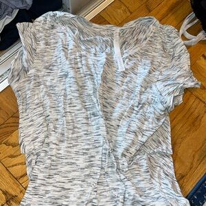 Lululemon workout shirt